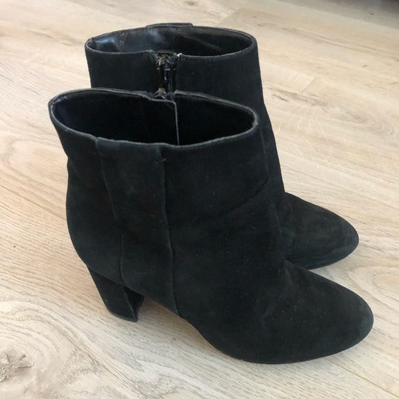 Black nine west suede booties - Picture 4 of 4